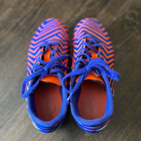 Adidas Cleats Youth size 5 - Picture 2 of 8